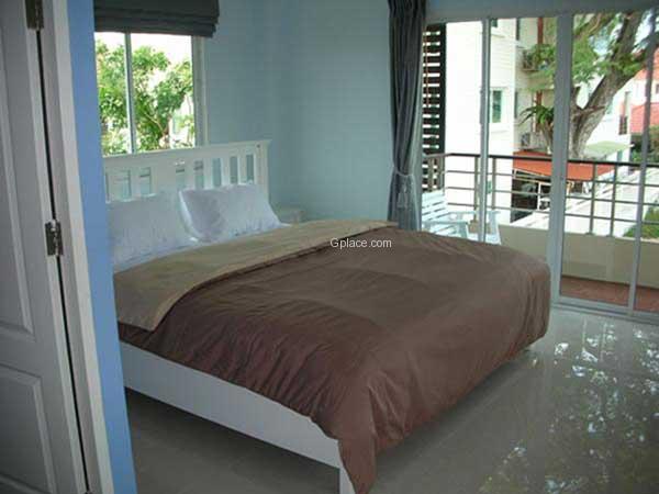 บ้านชมจันทร์